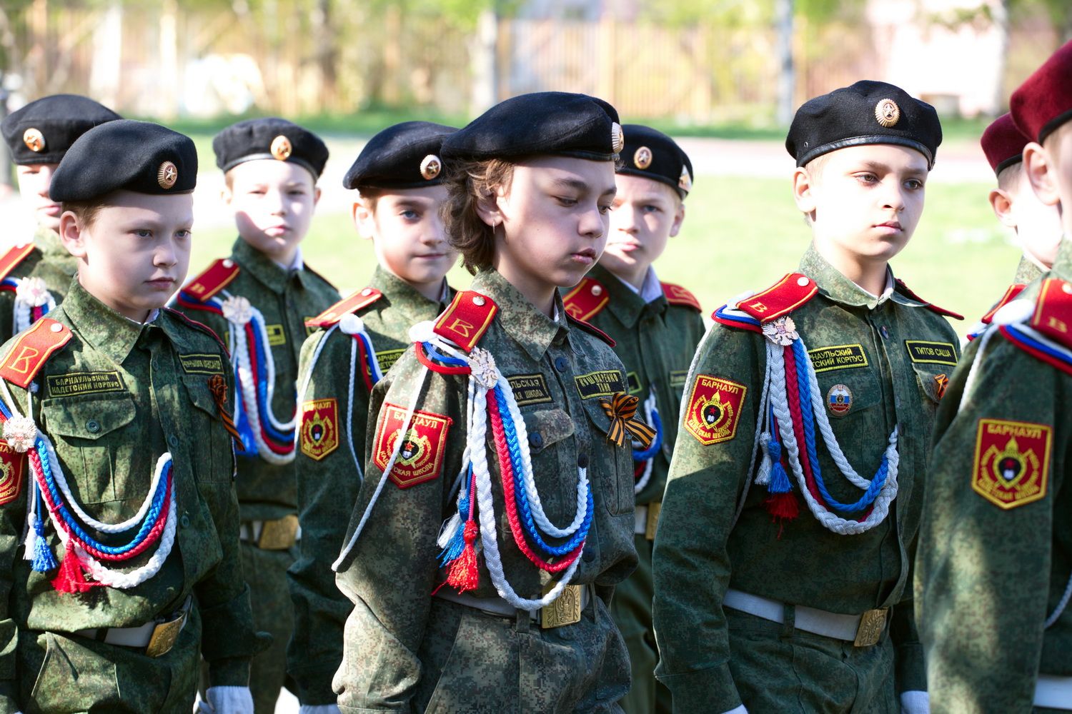 Кадетский корпус 6 класса. Барнаульский кадетский корпус Барнаул. Кадеты Барнаул. Парад Барнаульский кадетский корпус. Барнаульский кадетский корпус парадная форма.
